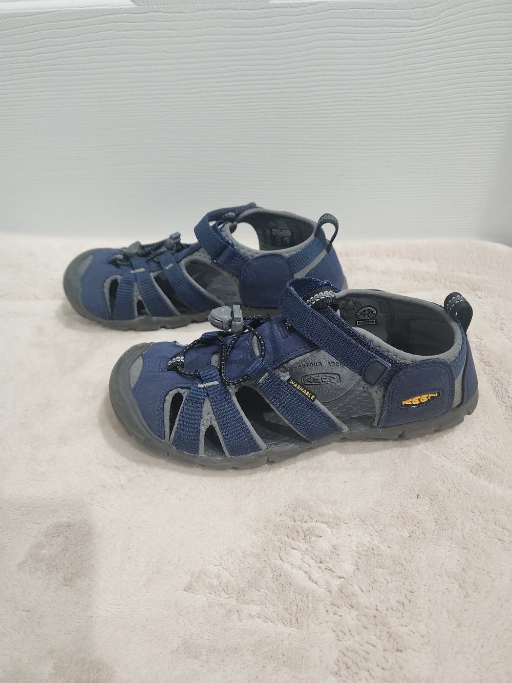 Keen Kids Navy Blue and Gray Closed-Toe Hiking Sandals